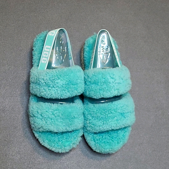 UGG Slippers - Picture 6 of 9